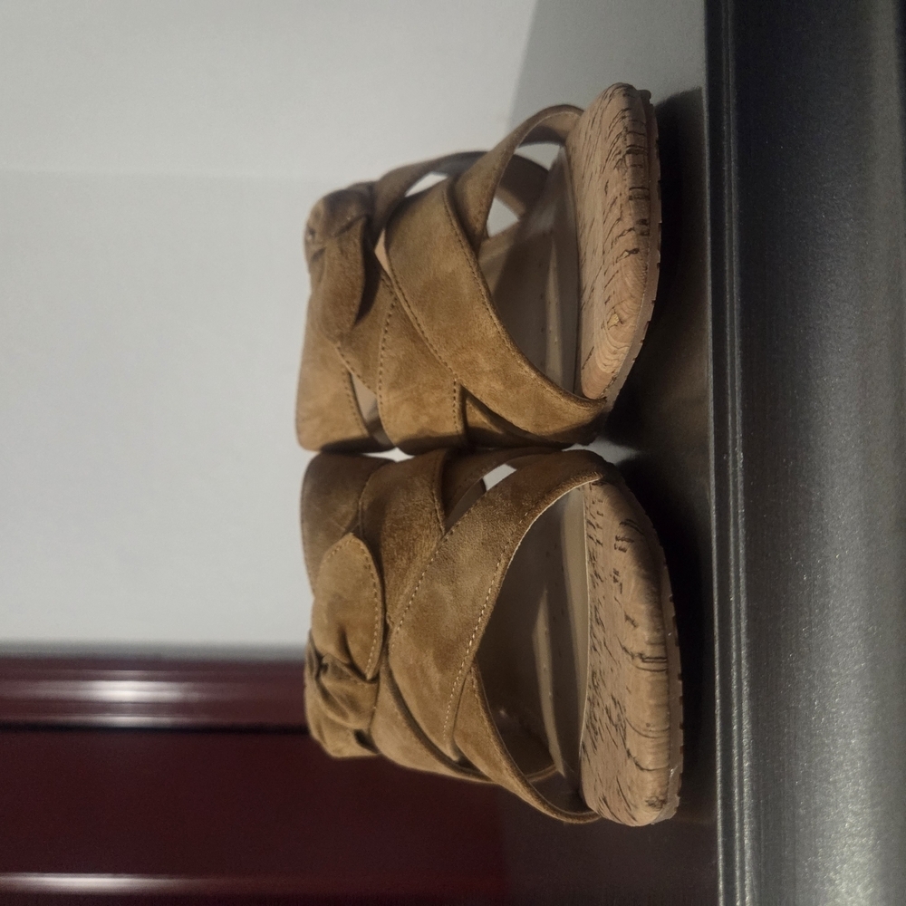 Women's Tan Suede Loreri Mule  Heeled Sandals - Picture 3 of 6